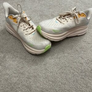 Hoka Clifton 9 size 7.5